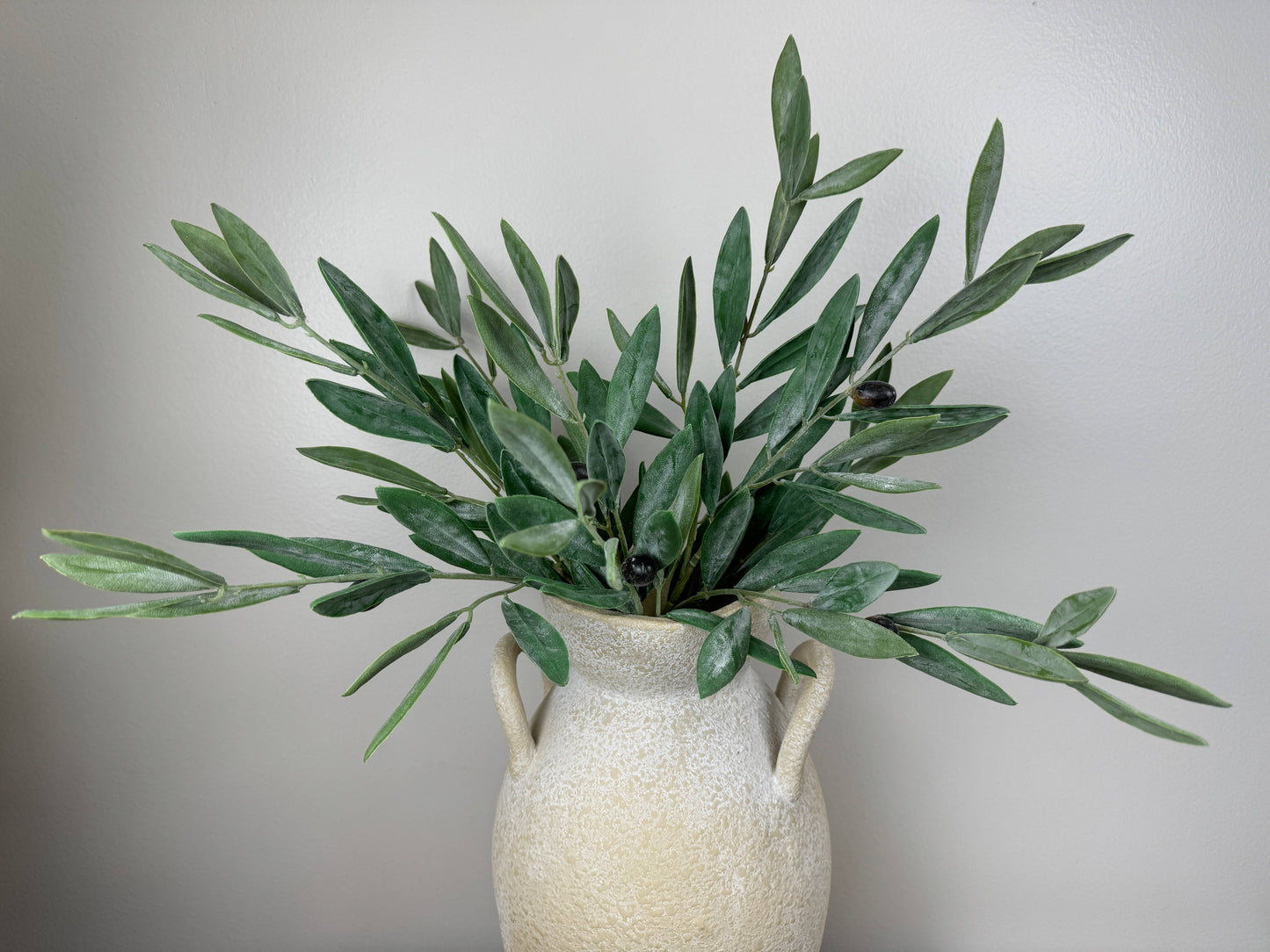 Quality Soft Touch 20" Olive Branch-Frosty White Green