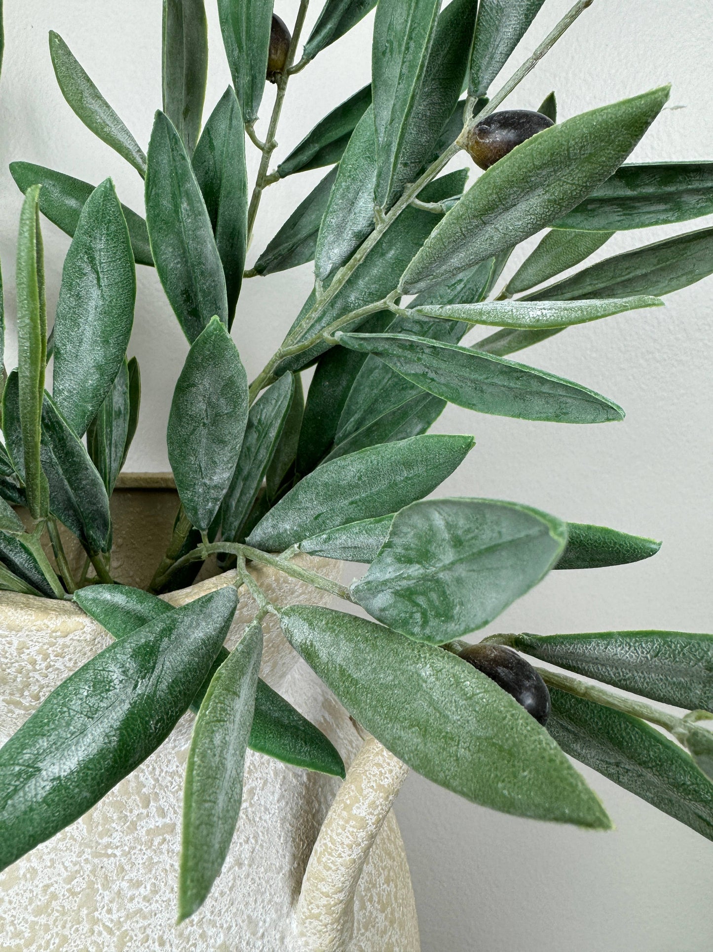Quality Soft Touch 20" Olive Branch-Frosty White Green