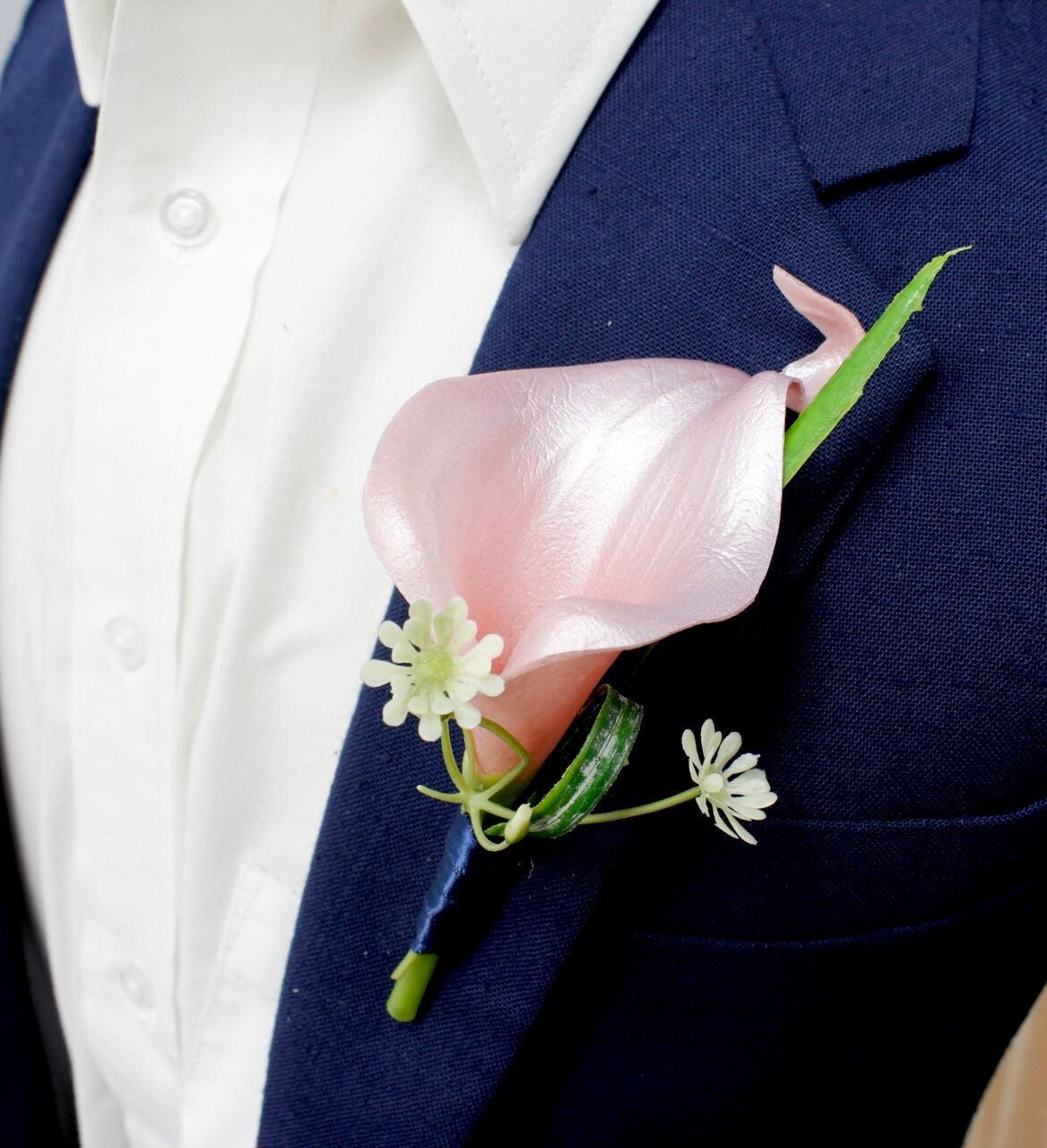 Customizable Real Touch Calla Lily Boutonniere - Over 40 Colors, Pin Included