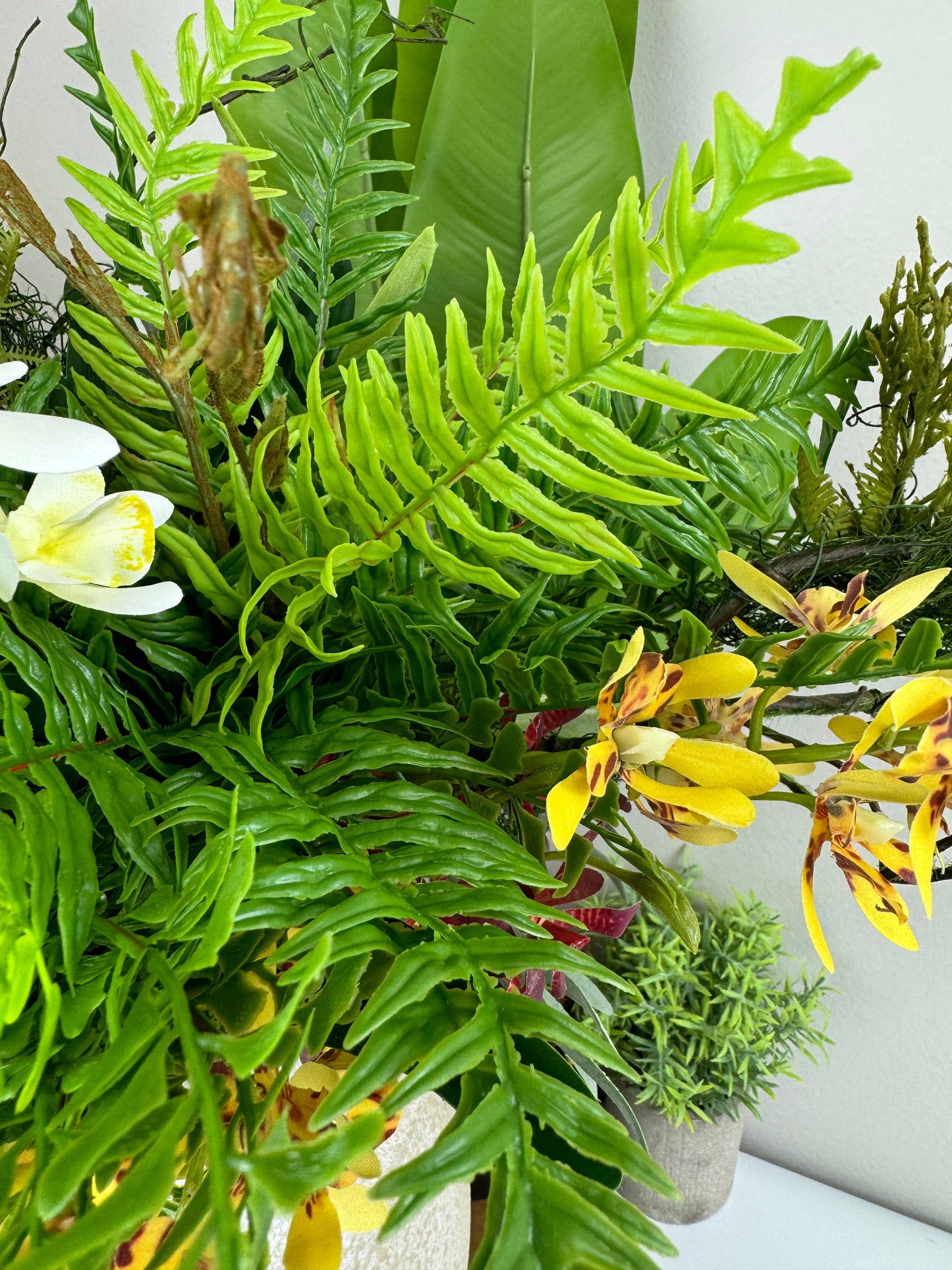 Realistic & Ultra-Soft Touch-21 Leaves-Artificial Fern Bush