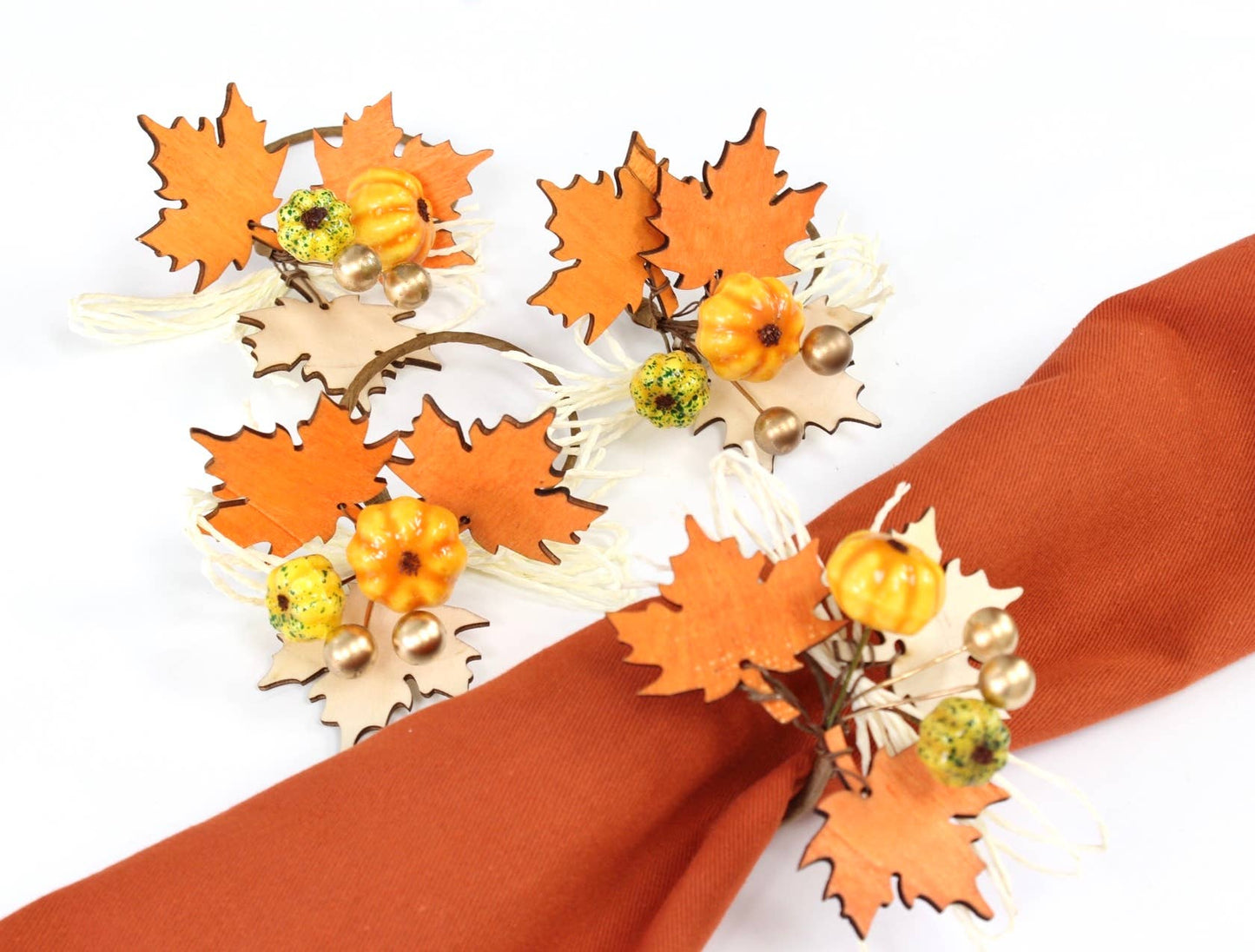 Pack of 6 - Wood Maple pumpkin Napkin rings for Thanksgiving