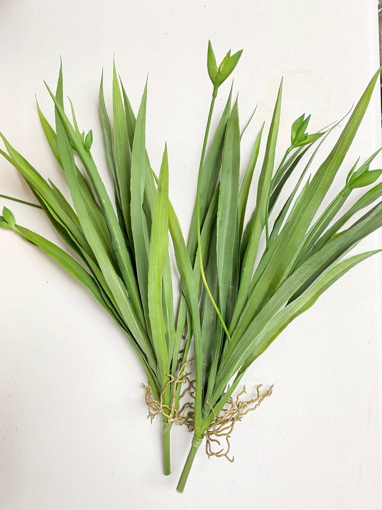 Lifelike 14 inch Artificial spider plant